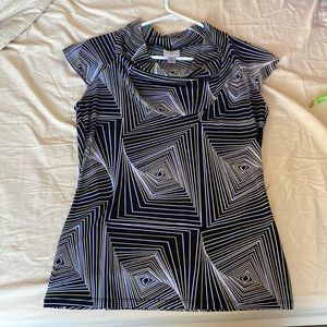 Black white white and yellow accent stretch top